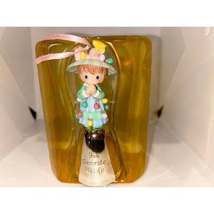 Enesco Precious Moments 2001 Holiday Ornament in Original Packaging